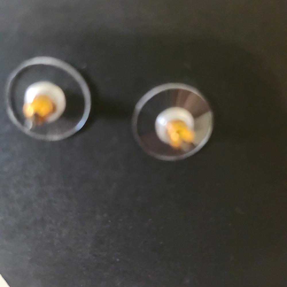 Patricia Nash Cameo Dangle Gold Pierce Earrings New - Picture 2 of 8
